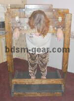 deluxe wood and leather dungeon stockade