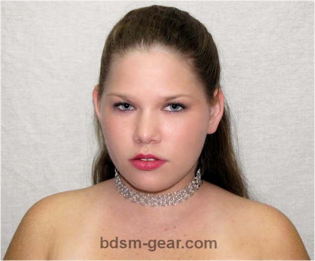 3 Chain Dress Collar